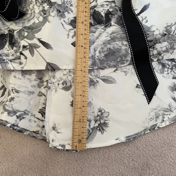 Le Chateau _ Black and White Party Dress SIZE 9 - Picture 8 of 15